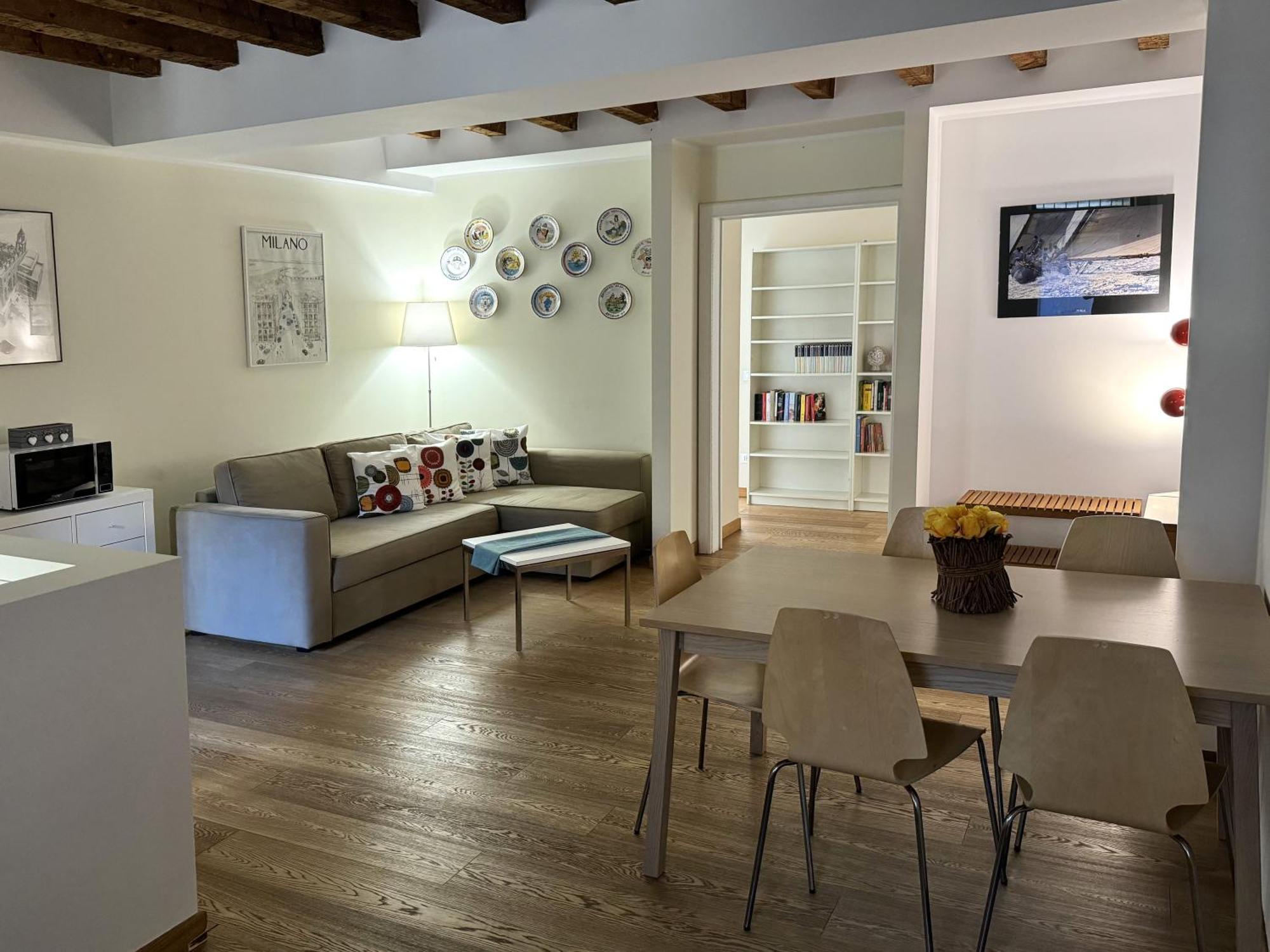 Joivy Cosy Ticinese Retreat 1-Bed Flat Near The Duomo Apartment Milan Bagian luar foto