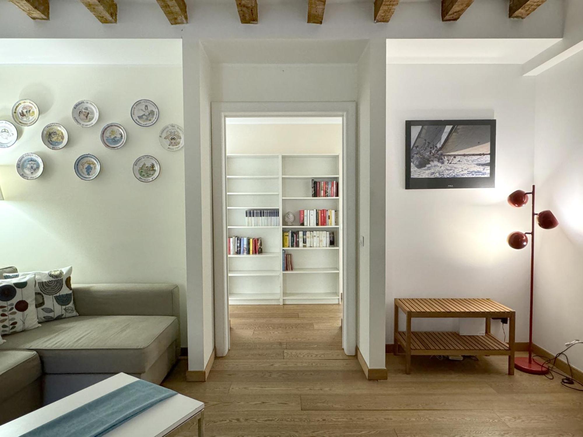Joivy Cosy Ticinese Retreat 1-Bed Flat Near The Duomo Apartment Milan Bagian luar foto